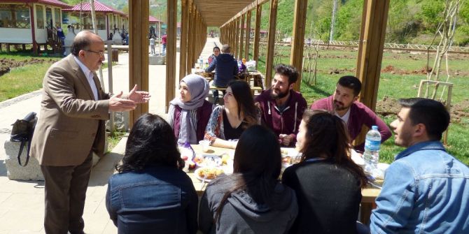 Başkan Gümrükçüoğlu, Hemşehrilerinin Sorularını Yanıtladı