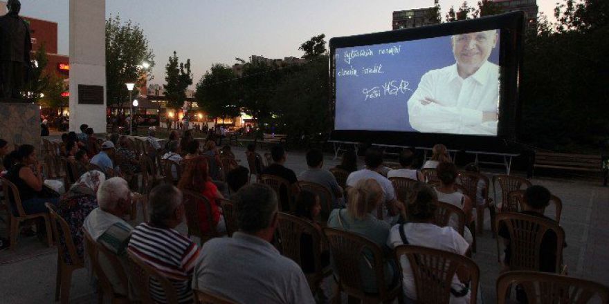 Yenimahalle’de Yıldızların Altında Sinema Keyfi