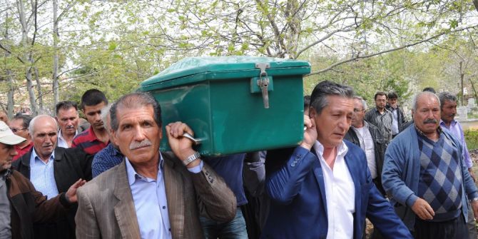 Denizde Boğulan 2 Çocuk Toprağa Verildi