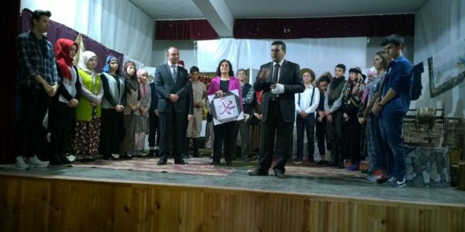 Balya’da Tiyatro Sevinci