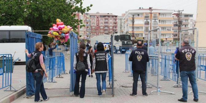 Helyum Dolu Balonlar Alana Alınmadı