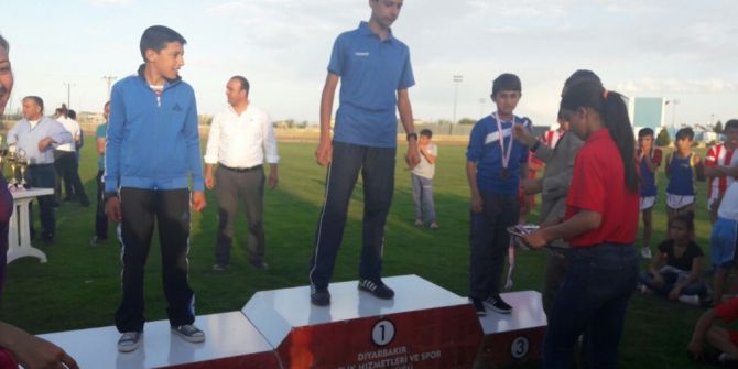 Büyükşehir Sporcularından Madalya Üstüne Madalya