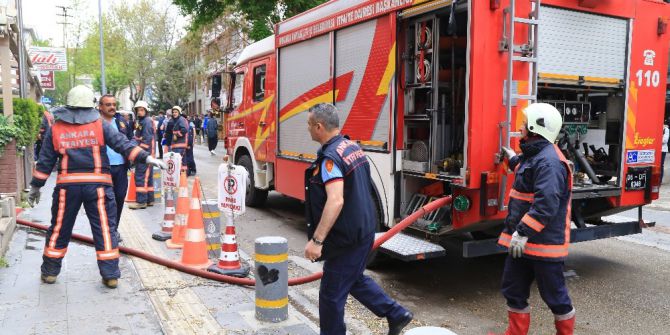 İçişleri Bakanlığı Ek Hizmet Binası Yanında Yangın Paniği