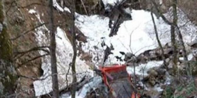 Kamyonet Dereye Uçtu: 1 Ölü, 1 Yaralı