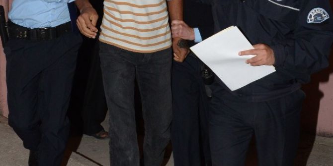 Gece Vakti Mücevher Dolu Çantayı Çalmaya Çalıştı