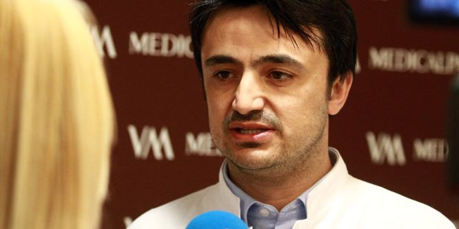 Daha Genç Görünmek İçin Göz Çevresine Dikkat