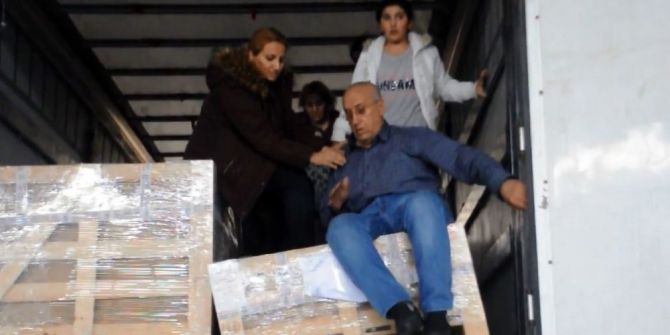 Yurt Dışına Kaçmak İçin Tırın Dorsesine Girip Sabaha Kadar Beklediler