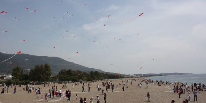 Menderes’te Gökyüzü Uçurtmalarla Renklendi