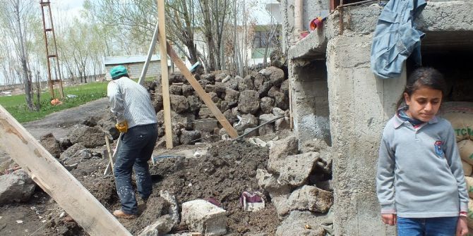 Kanser Hastası Kızın Dileğini Kaymakam Ve Belediye Başkan Vekili Yerine Getirdi