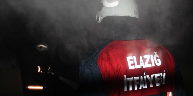 Elazığ’da Kullanılmayan Ev Yandı