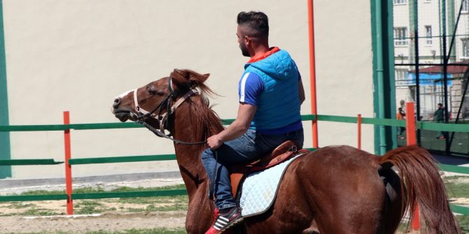 Turgut Özal Tabiat Parkı’nda At Keyfi