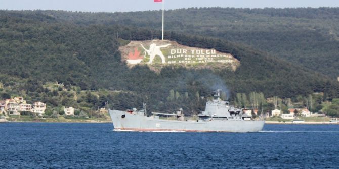 Rus Çıkarma Gemisi Çanakkale Boğazından Geçti