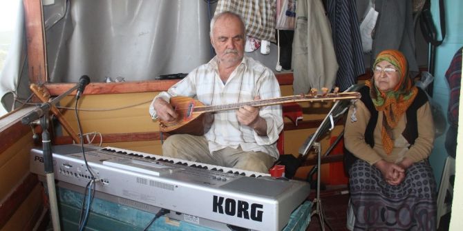 Dağ Evinden İlçeye Canlı Müzik Yayını