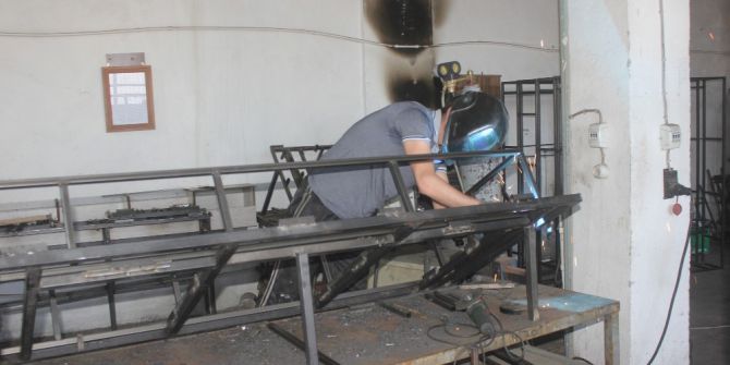 Okul Sıralarında Hayal Etti Okul Sıraları Üretimine Başladı