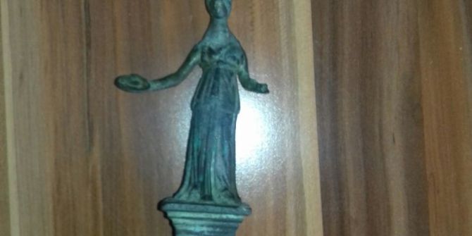 Bronz Tanrıça Heykeli İle Yurt Dışına Çıkmaya Çalışan Bir Kişi Yakalandı