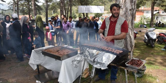 Dursunbey Belediyesinden ‘Büyük Aile’ Pikniği