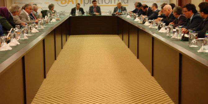 Akpm’nin Aldığı Karar Batı Platformu’nda Masaya Yatırıldı