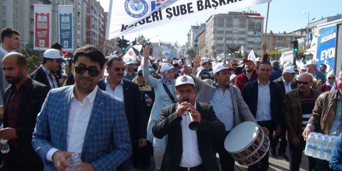 Çelik, "1 Mayıs’ı Coşkuyla Erzurum’da Kutladık"