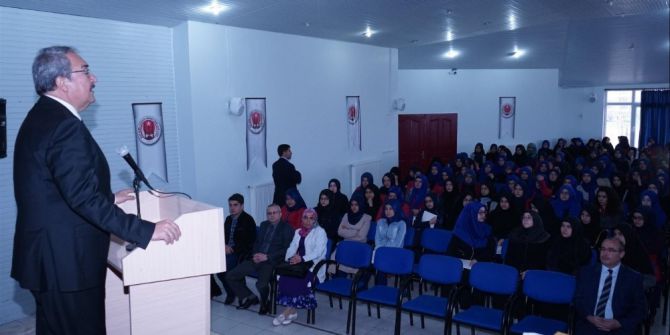 Ünver, İmam Hatipli Kız Öğrencilere Seslendi, “Bu Ülkenin Geleceği Sizlersiniz”