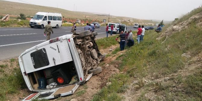 Gaziantep’te Yolcu Minibüsü Devrildi: 2’si Ağır 7 Yaralı