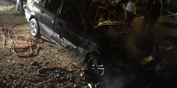 Garajdaki Otomobil Yandı