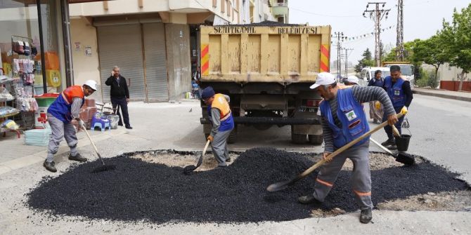 Şehitkamil’de Bozuk Ve Bakımsız Yollar Onarılıyor