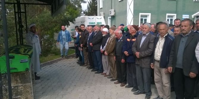 Akp’li Belediye Meclis Üyesi Özdemir’in Baba Acısı