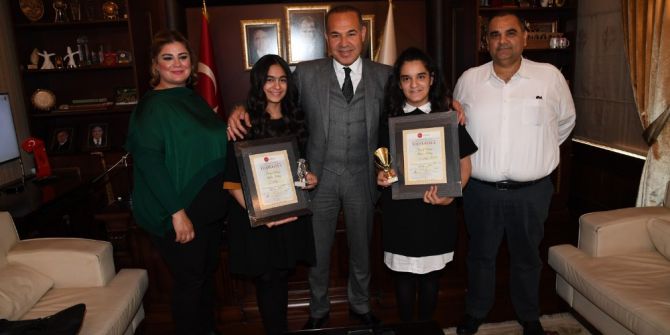 Müzisyen İkizlere Başkan Sözlü’den Destek