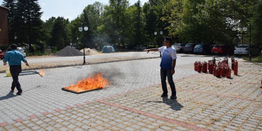 Anadolu Üniversitesi Eğitim Fakültesi’nde Yangın Tatbikatı Yapıldı
