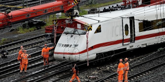 Dortmund’ta Hızlı Tren Raydan Çıktı: 2 Yaralı