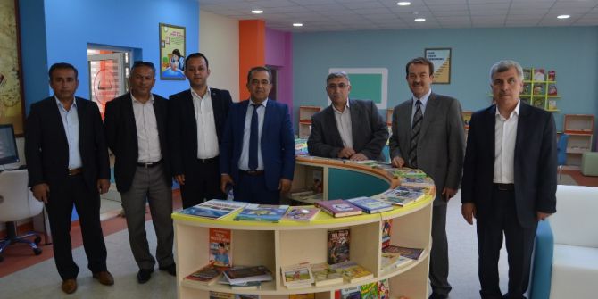 Kozan’da İlkokulda “Z Kütüphane Ve Kültür Sokağı” Projesi