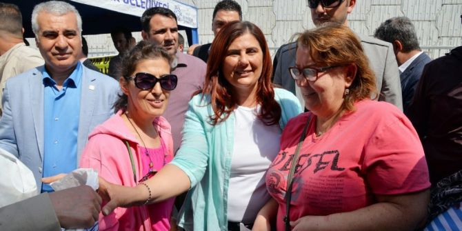 Başkan Çerçioğlu, Kuşadası’nda Yerli Fide Dağıttı