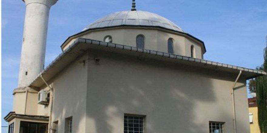 Rize’de Tarihi Cami Yıkıldı