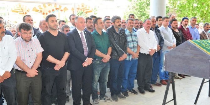 1 Mayısta İş Kazasında Ölen Genç İşçi Göz Yaşlarıyla Uğurlandı