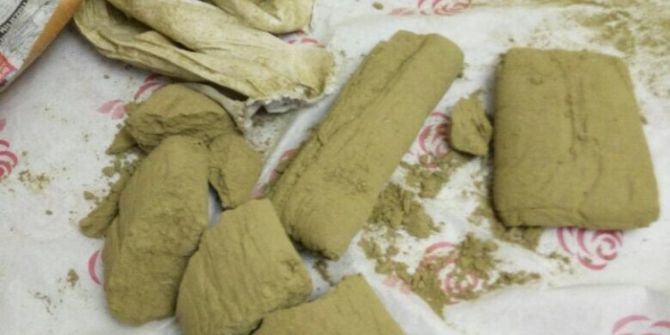 Karı Kocanın Çantasından 2.5 Kilo Esrar Çıktı