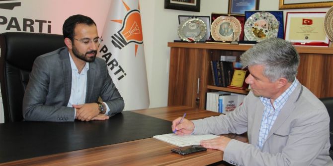 Cumhurbaşkanı Erdoğan İle Aynı Gün Partiye Üye Oldu