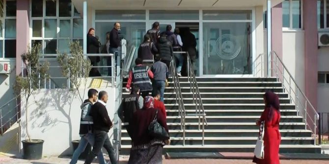 Balıkesir’de İnsan Kaçakçıları Tutuklandı