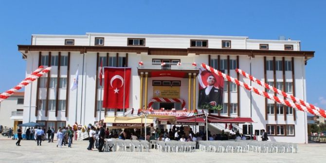 Ayvalık’ta Sebahat-cihan Şişman Güzel Sanatlar Lisesi’nin Açılış Coşkusu