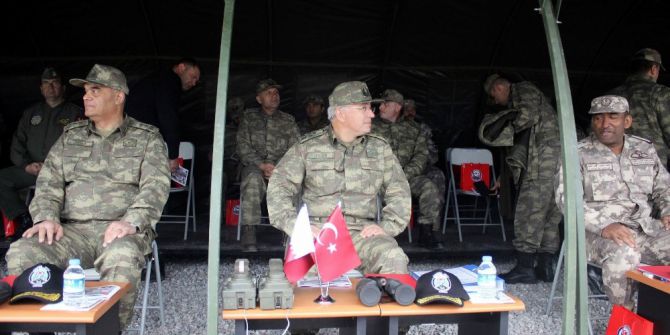 Komandolar Göz Doldurdu