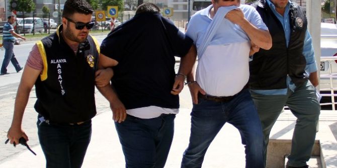 Çek-senet Dolandırıcıları Tutuklandı