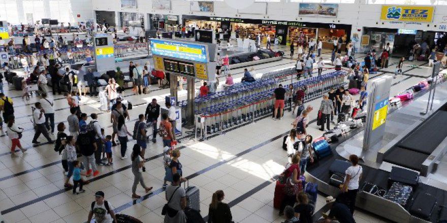 Antalya’ya 7 Ayda 48 Bin 837 Rus Geldi