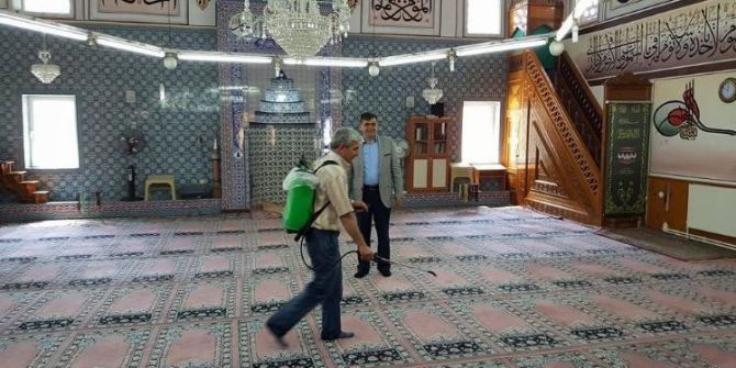 Pazaryeri’nde Camiler Temizlenerek Gül Suyu İle Yıkanıyor