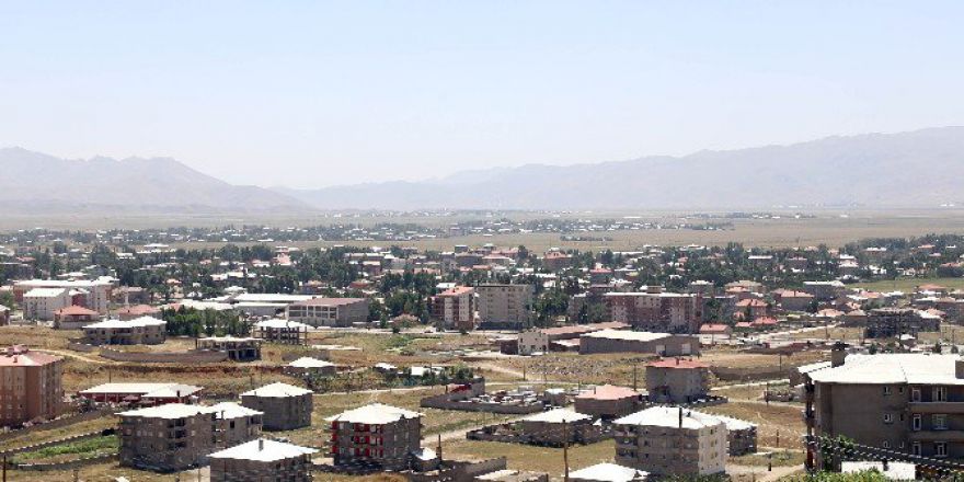 Yüksekova’da İl Olma Sevinci