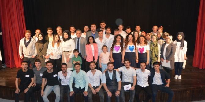 Düzce Üniversitesinde Kahkaha Tufanı Yaşandı