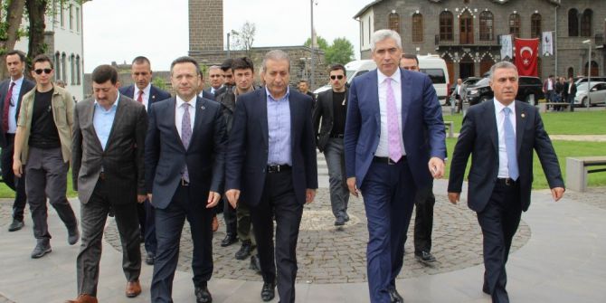 Ak Parti Genel Başkan Yardımcısı Mehdi Eker: