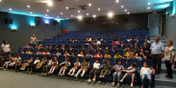 Çeşme’de Çocuklar Sinemayla Buluşuyor