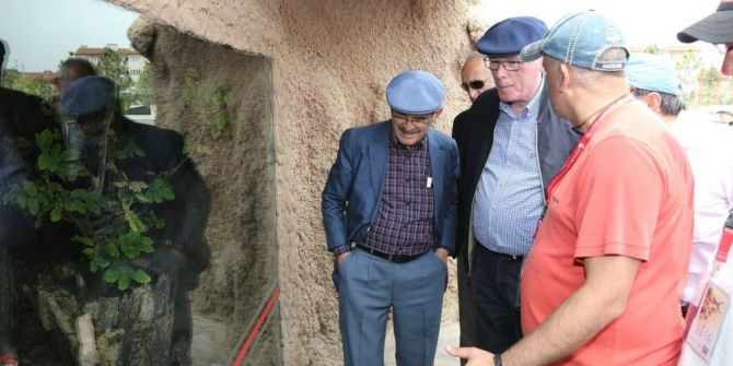 Başkan Kurt, Hayvanat Bahçesini Gezdi