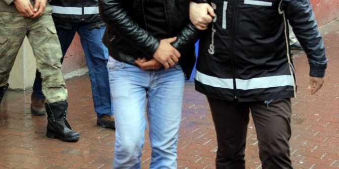 Evlerinde Çok Sayıda Silah İskeleti Bulunan 2 Kişi Adliyeye Sevk Edildi