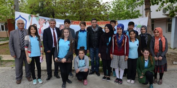 ‘Düş Yakamdan’ Eruhluları Kahkahaya Boğdu