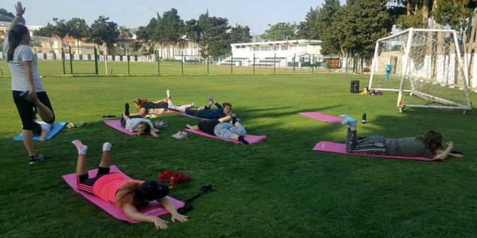 Çim Sahada Aerobik Keyfi